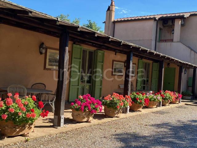 Casale in affitto a Orbetello, arredato, giardino privato, caminetto TrovaCasa