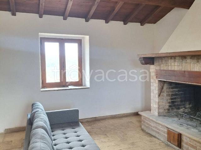Casale in affitto a Orvieto località Colonnetta di Prodo, arredato, giardino privato, box TrovaCasa