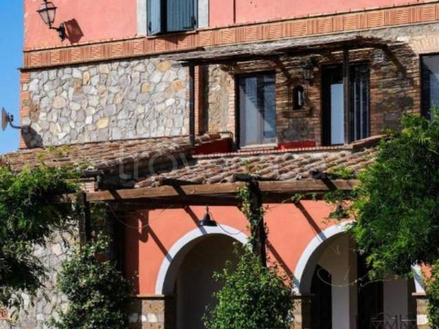 Casale in affitto a Orvieto località Poggente, arredato, giardino privato, terrazzo TrovaCasa