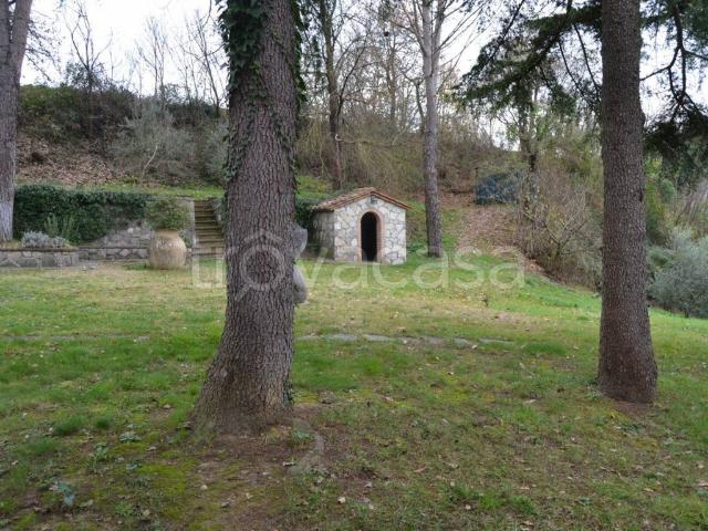 Casale in affitto a Fabro contrada Della Montagna, arredato, giardino privato, box TrovaCasa