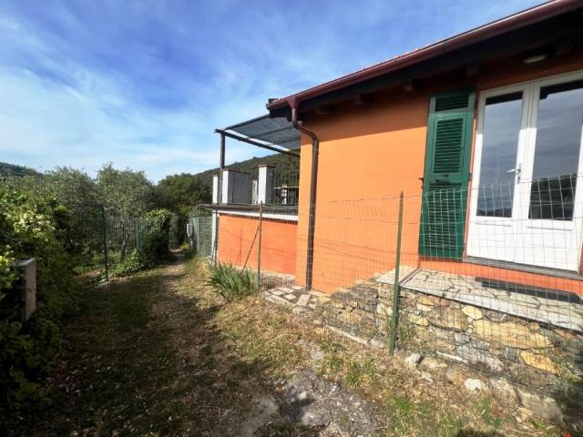 Casale in affitto a Lerici via Generale Zanelli, 21, non arredato/vuoto, giardino privato, terrazzo TrovaCasa