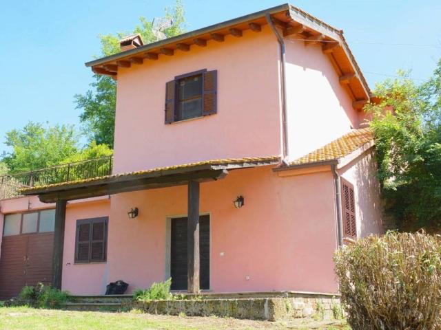 Casale in affitto a Rignano Flaminio strada Comunale di Monte Casale, non arredato/vuoto, giardino, cucina abitabile TrovaCasa
