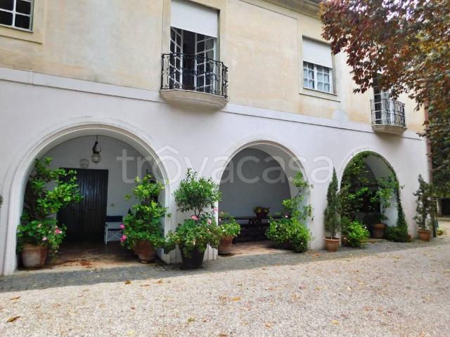 Casale in affitto a Roma via Tuscolana, 2086, arredato, giardino, caminetto TrovaCasa