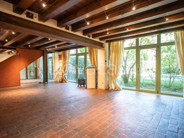 Casale in affitto a Verona contrada Nesente, 2, giardino privato, posto auto, box TrovaCasa