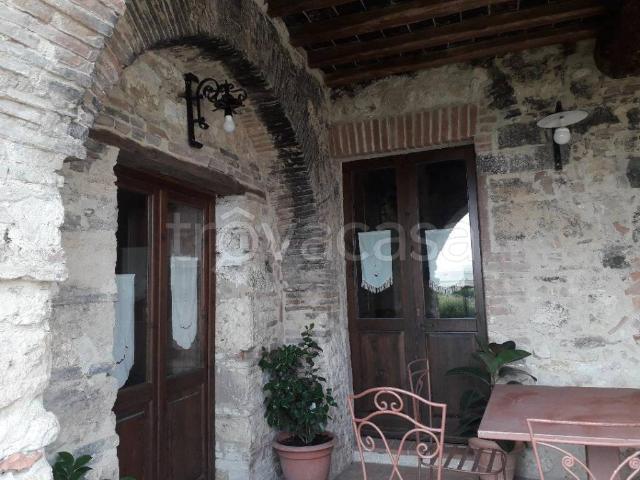 Casale in affitto ad Amelia, arredato, giardino privato, terrazzo TrovaCasa