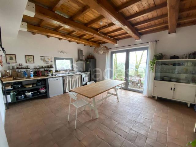 Casale in affitto ad Amelia strada degli Zoppi, arredato, giardino privato, ristrutturato TrovaCasa