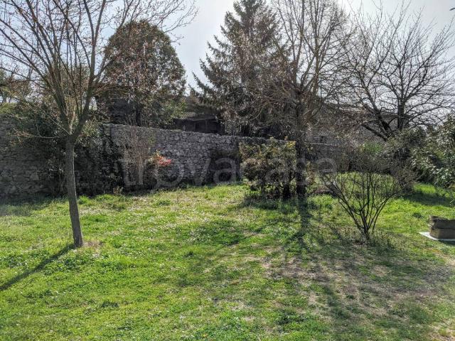 Casale in affitto ad Amelia strada Statale Amerina, giardino privato, parzialmente arredato, caminetto TrovaCasa