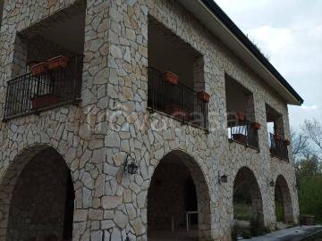 Casale in in affitto da privato a Lapio strada Prima Appia Antica, da privato, caminetto, sala da pranzo TrovaCasa