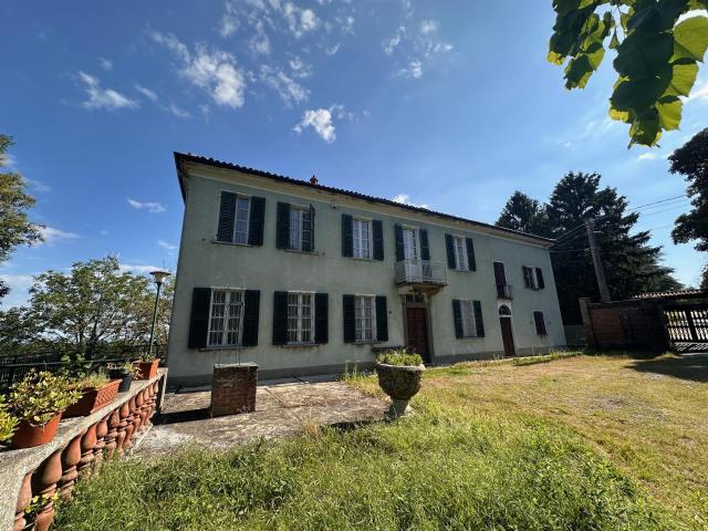 Casale in paese con vista sui vigneti 250m² Ricaldone
