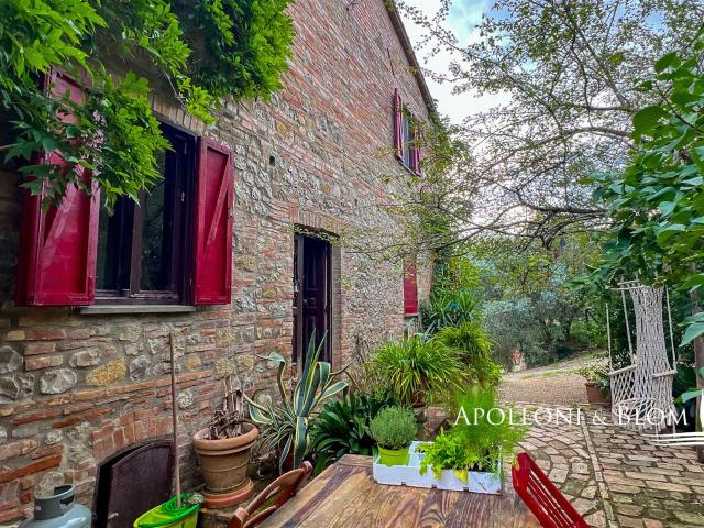 Casale in pietra con uliveto, in collina Città della Pieve 207m² Città della Pieve