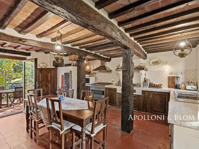 Casale in pietra con annessi e vista panoramica – Città dell. 196m² Città della Pieve