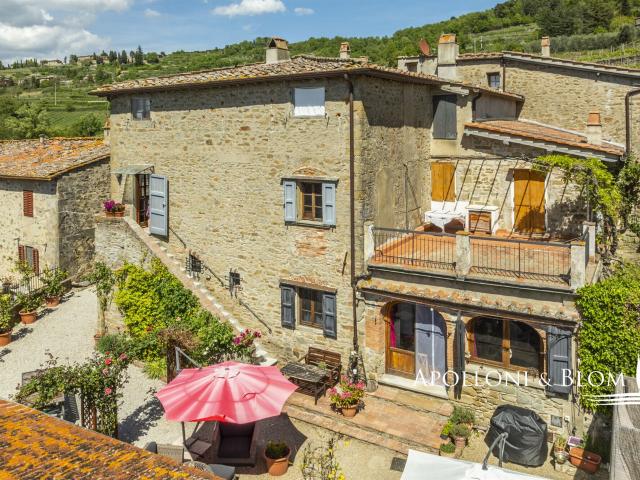 Casale in pietra con piscina e dépendance – Greve in Chianti 388m² Greve in Chianti