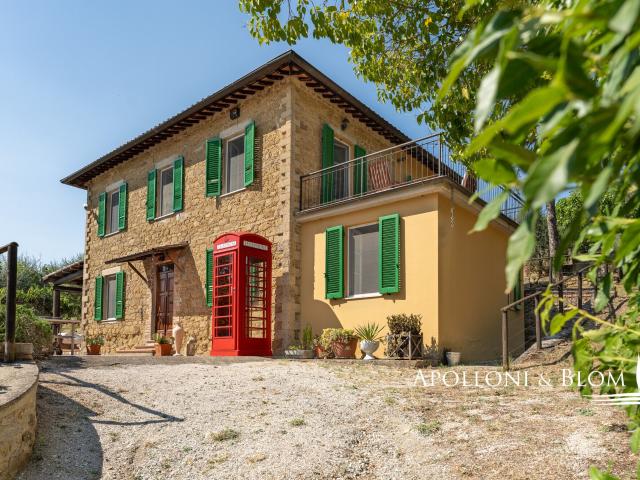 Casale in pietra con piscina e uliveto, Fontignano Perugia 188m² Perugia