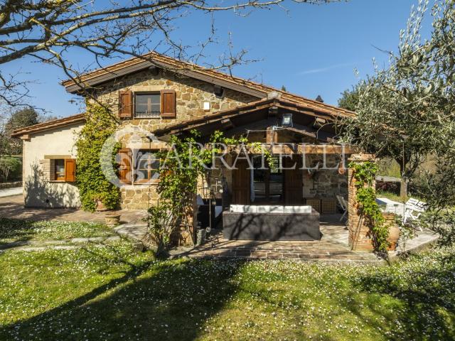 Casale in pietra di circa 210mq totali, finemente ristruttur. 210m² Sinalunga