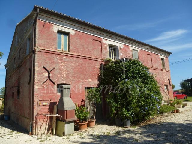 Casale in vendita a Montelupone, Campagna 502m² Montelupone