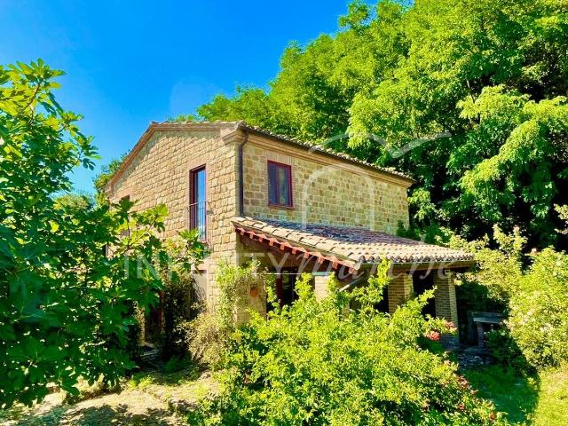 Casale in vendita a San Ginesio 280m² San Ginesio