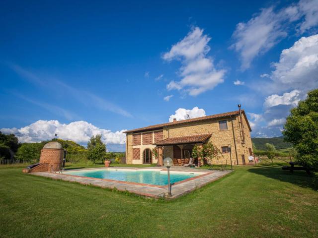 Casale in vendita a Volterra 370m² Volterra