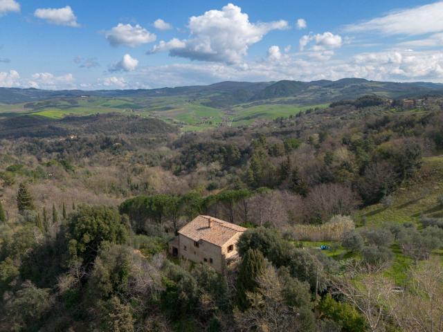 Casale in vendita a Volterra 420m² Volterra