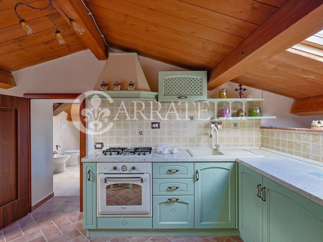 Casale in Vendita con Terreno in Toscana, immerso nel verde. 365m² Gavorrano