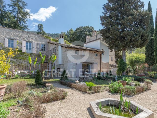 Casale Oasi verde 563m² Spoleto