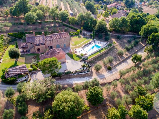 Casale La Favola · COR398 500m² Cortona