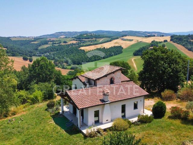Casale Le Vetrate 269m² Todi