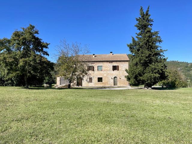 Casale San Ruffino 395m² Amandola
