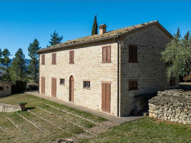 Casale storico panoramico Vallesina 300mq 7Ha Ancona 300m² Cupramontana