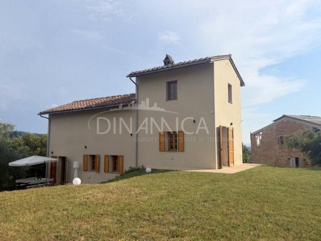 Casale ristrutturato con fabbricati da recuperare e ampio gi. 877m² Palaia