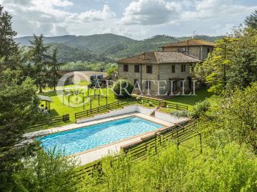 Casale ristrutturato con piscina a Sovicille risalente al 18. 1500m² Sovicille