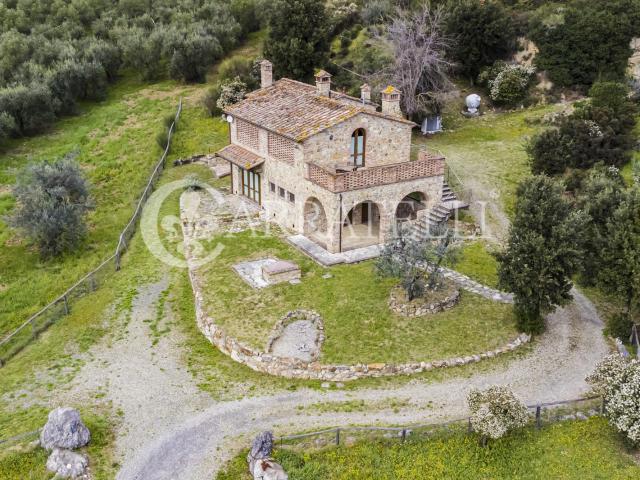 Casale rurale di 271 mq di superficie interna totale, di nuo. 271m² Gambassi Terme