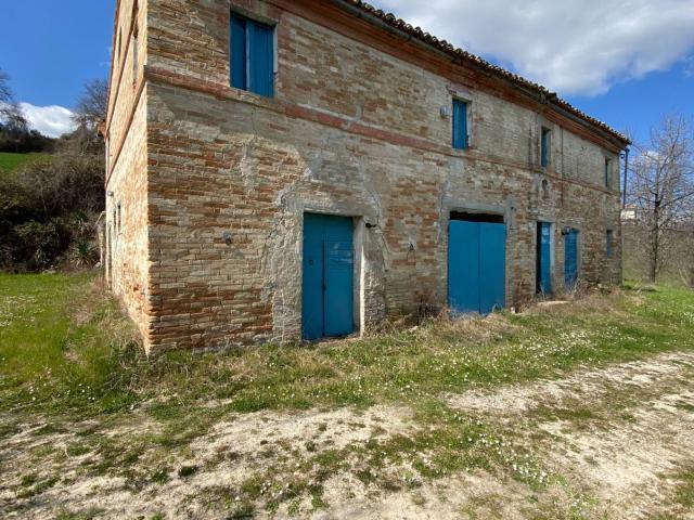CASALE / RUSTICO in vendita a Montottone