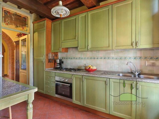 Casale Toscano con piscina e oliveto in vendita a Montopoli. 200m² Montopoli in Val d'Arno