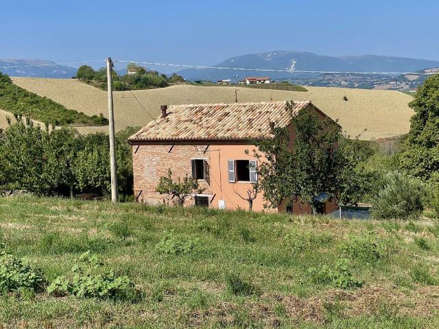 Casale Tre Sorelle 220m² Sant'Angelo in Pontano