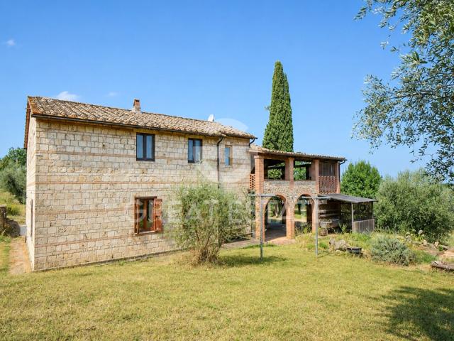 Casale valle verde 253m² Giove