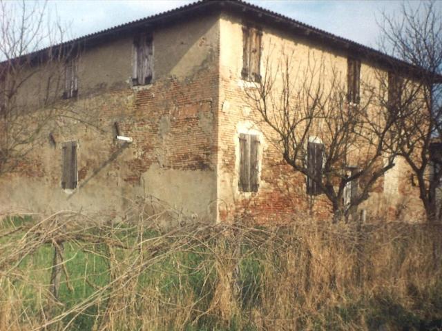 Casale Via Bene Amato 6 vani 200mq