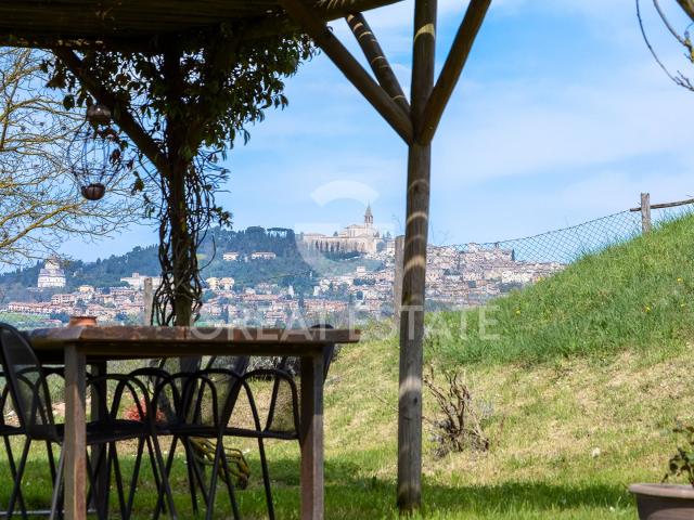 Casale vista Todi 258m² Todi