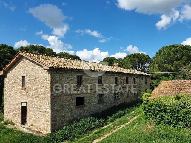 Casali Germini 875m² Perugia