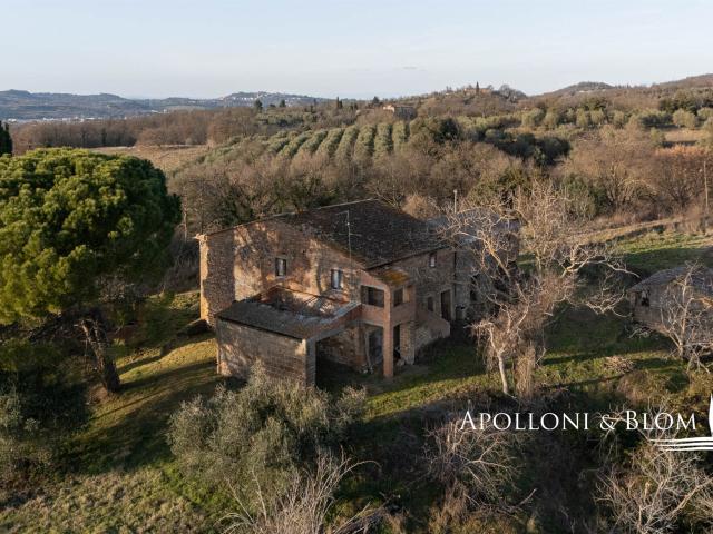 Casali e capanne da ristrutturare Città della Pieve 890m² Città della Pieve