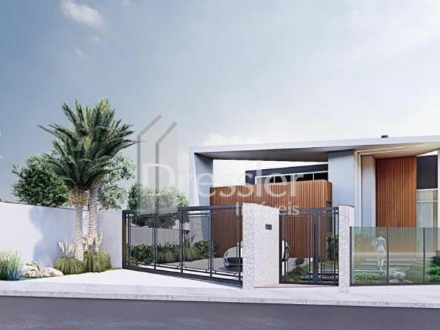 Casas 4 dormitórios Carneiros