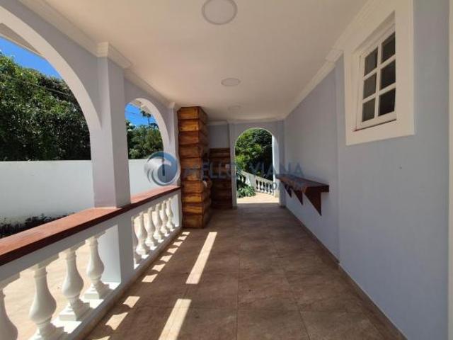 Casas 2 suites com closet Vale dos Pinheiros