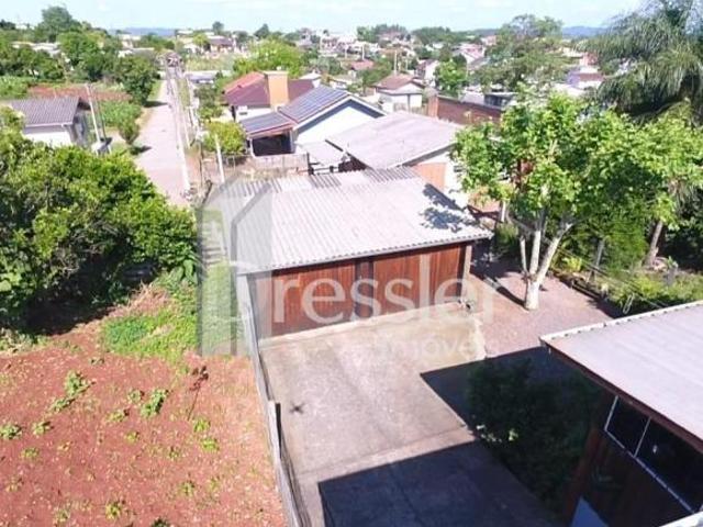 Casas 3 dormitórios Canabarro