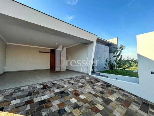 Casas 3 dormitórios Carneiros
