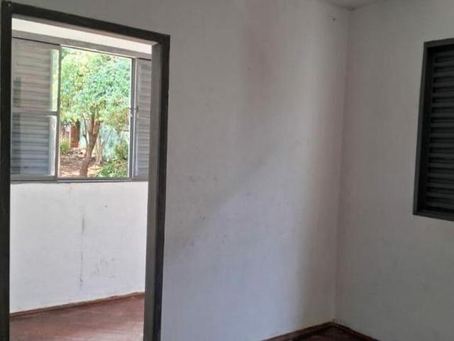 Casas Térreas com dormitórios e 6 vagas