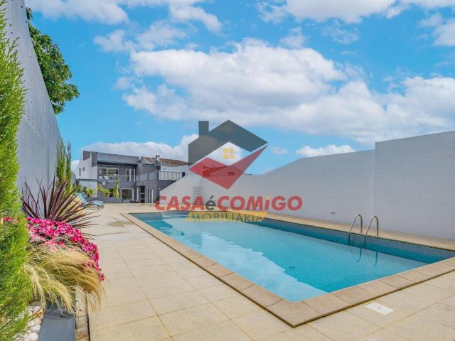Casas venda Vila Franca com piscina T5