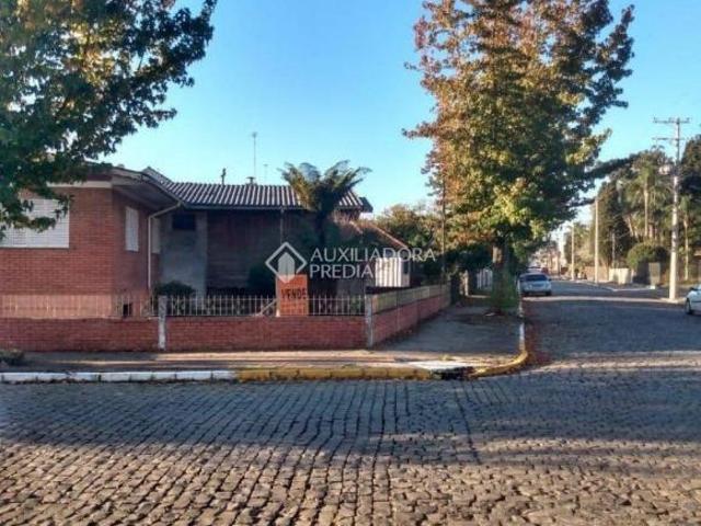 casas a venda alvenaria e outra de madeira