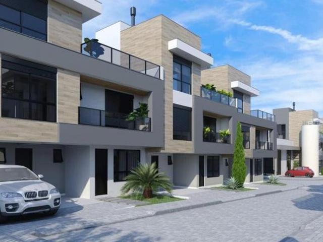 Casas à venda em Santa Felicidade, Curitiba PR: 3 Quartos, 3 Suítes, 4 Banheiros, 2 Vagas e 167,13
