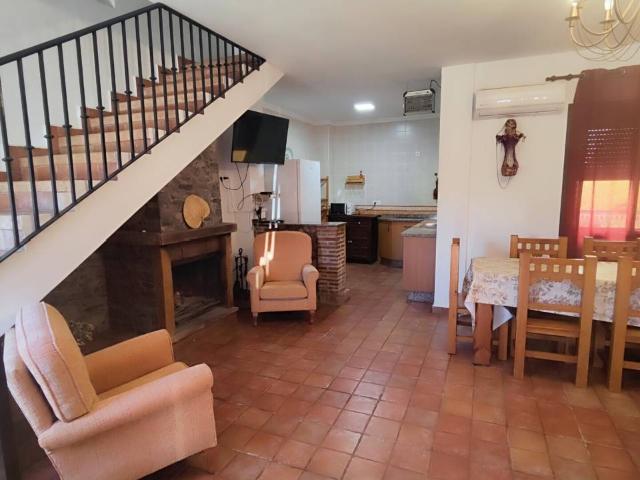 Casas de campo con terreno entre Almogía y Casabermeja