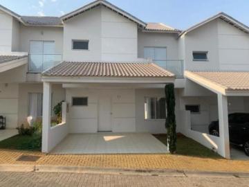 CASAS EM CONDOMÍNIOS