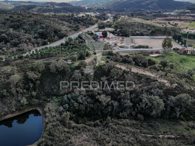 Casas em ruinas em processo de aprovação